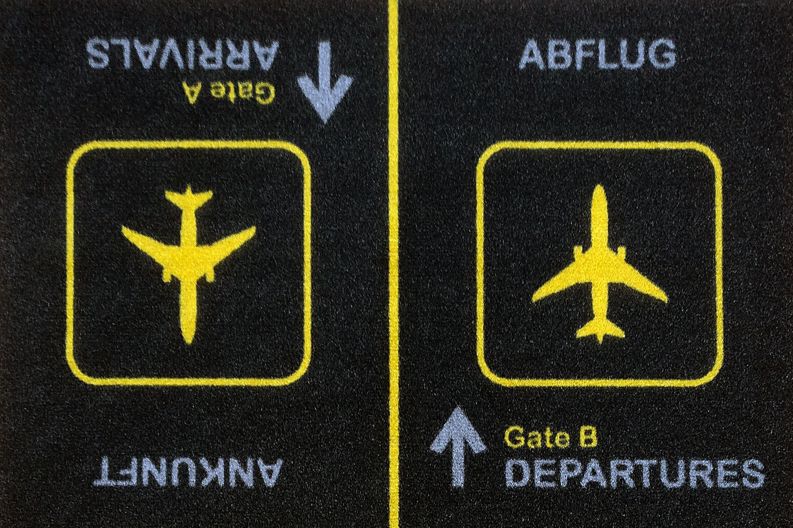 Flughafen-Fußmatte – Ankunft & Abflug Design, Rutschfest & Bunt
