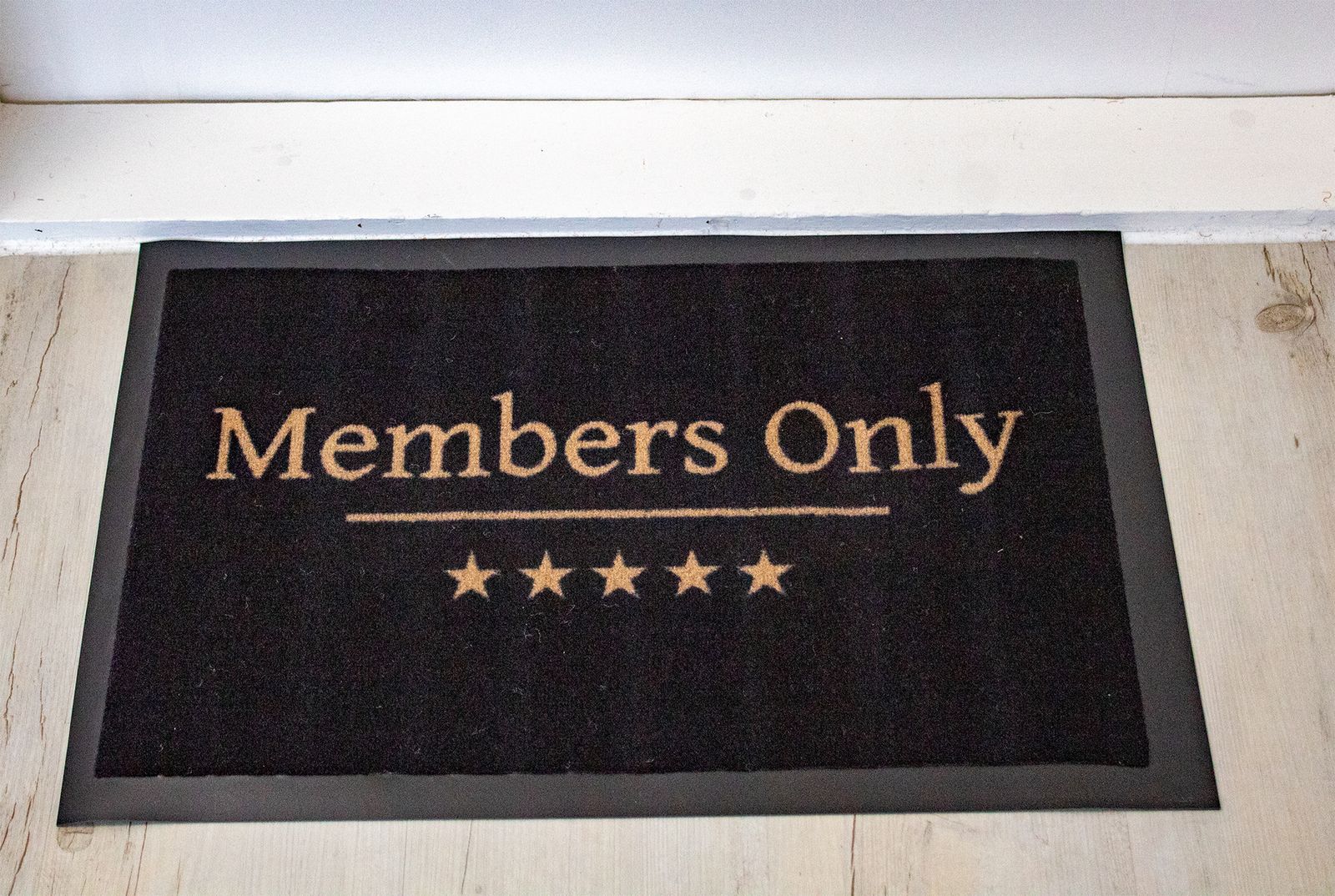 Fußmatte 'Members Only' – Schmutzmatte 40x60 Cm Mit Rutschfester Gummirückseite Für Innen & Außen